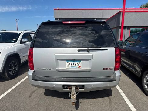 Used 2013 GMC Yukon XL SLT w/ SLT-2 Equipment Package AWD/4WD image 5