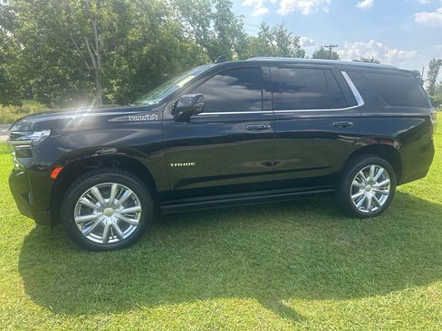 Used 2024 Chevrolet Tahoe High Country AWD/4WD image 7