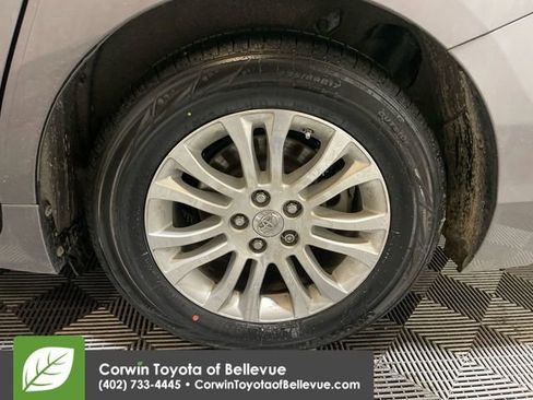 Used 2015 Toyota Sienna XLE image 24