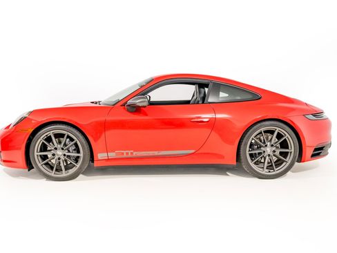 Used 2024 Porsche 911 Carrera T RWD image 3