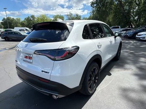 New 2026 Honda HR-V Sport image 4