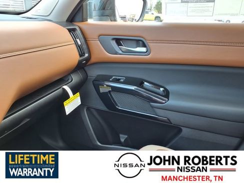 New 2026 Nissan Pathfinder Platinum image 7