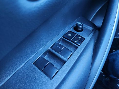Used 2022 Toyota Corolla SE w/ Carpet Mat Package (TMS) FWD image 21