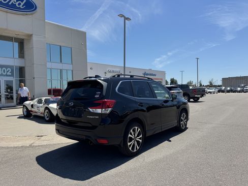 Used 2023 Subaru Forester Limited AWD/4WD image 4