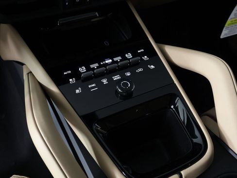 New 2026 Porsche Cayenne Coupe AWD/4WD image 14