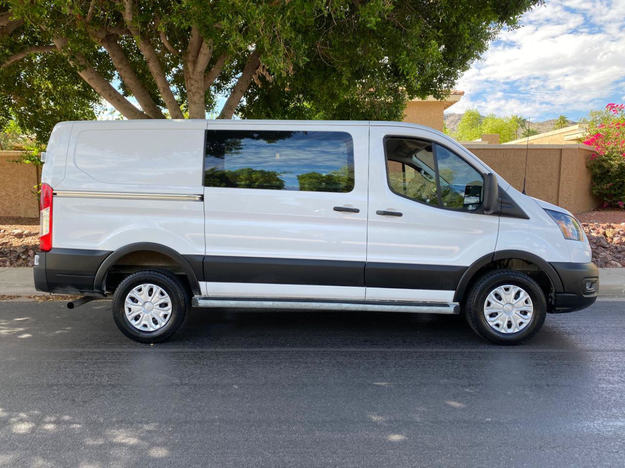 Used 2025 Ford Transit 250 Low Roof w/ Exterior Upgrade Package RWD image 4