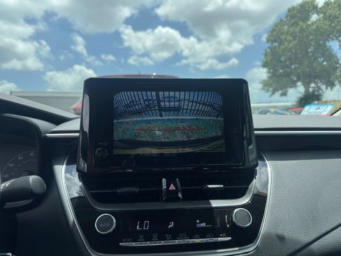 Used 2025 Toyota Corolla LE FWD image 24