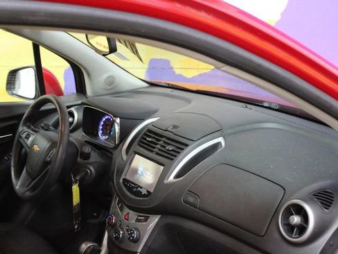 Used 2016 Chevrolet Trax LT FWD image 11