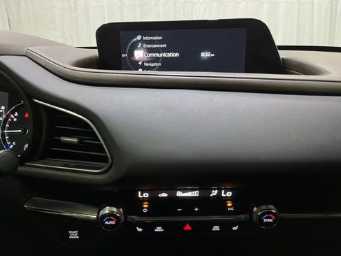 Used 2021 MAZDA CX-30 AWD 2.5 S w/ Premium Package image 18