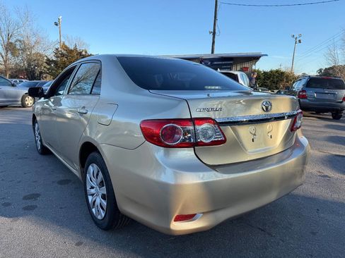 Used 2013 Toyota Corolla LE Special Edition image 3