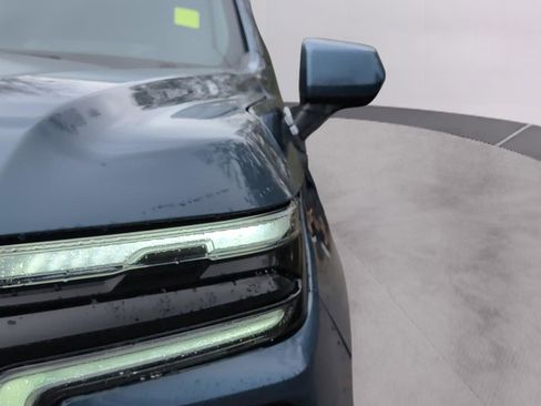 New 2026 Chevrolet Suburban High Country image 13