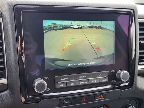 Used 2024 Nissan Frontier SV w/ Technology Package image 17