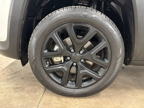 Used 2023 Jeep Renegade Altitude AWD/4WD image 9