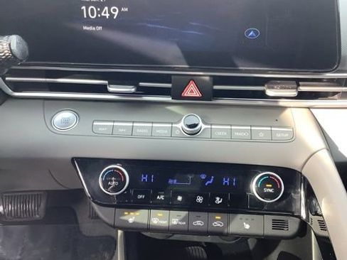 Certified 2024 Hyundai Elantra SEL w/ Convenience Package image 31