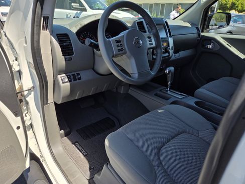 Used 2019 Nissan Frontier SV w/ Value Truck Package RWD image 11