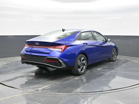 New 2026 Hyundai Elantra Limited image 7