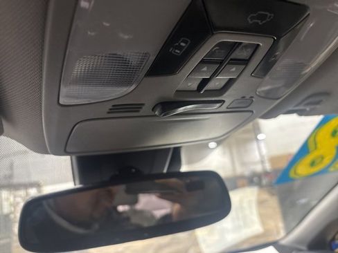 Used 2018 Toyota Sienna XLE image 32