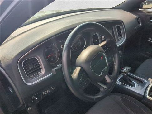 Used 2020 Dodge Charger SXT RWD image 10
