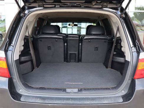 Used 2010 Toyota Highlander SE AWD/4WD image 9