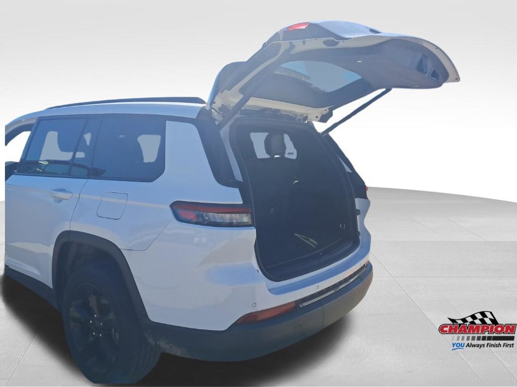 Used 2023 Jeep Grand Cherokee L Laredo AWD/4WD image 19