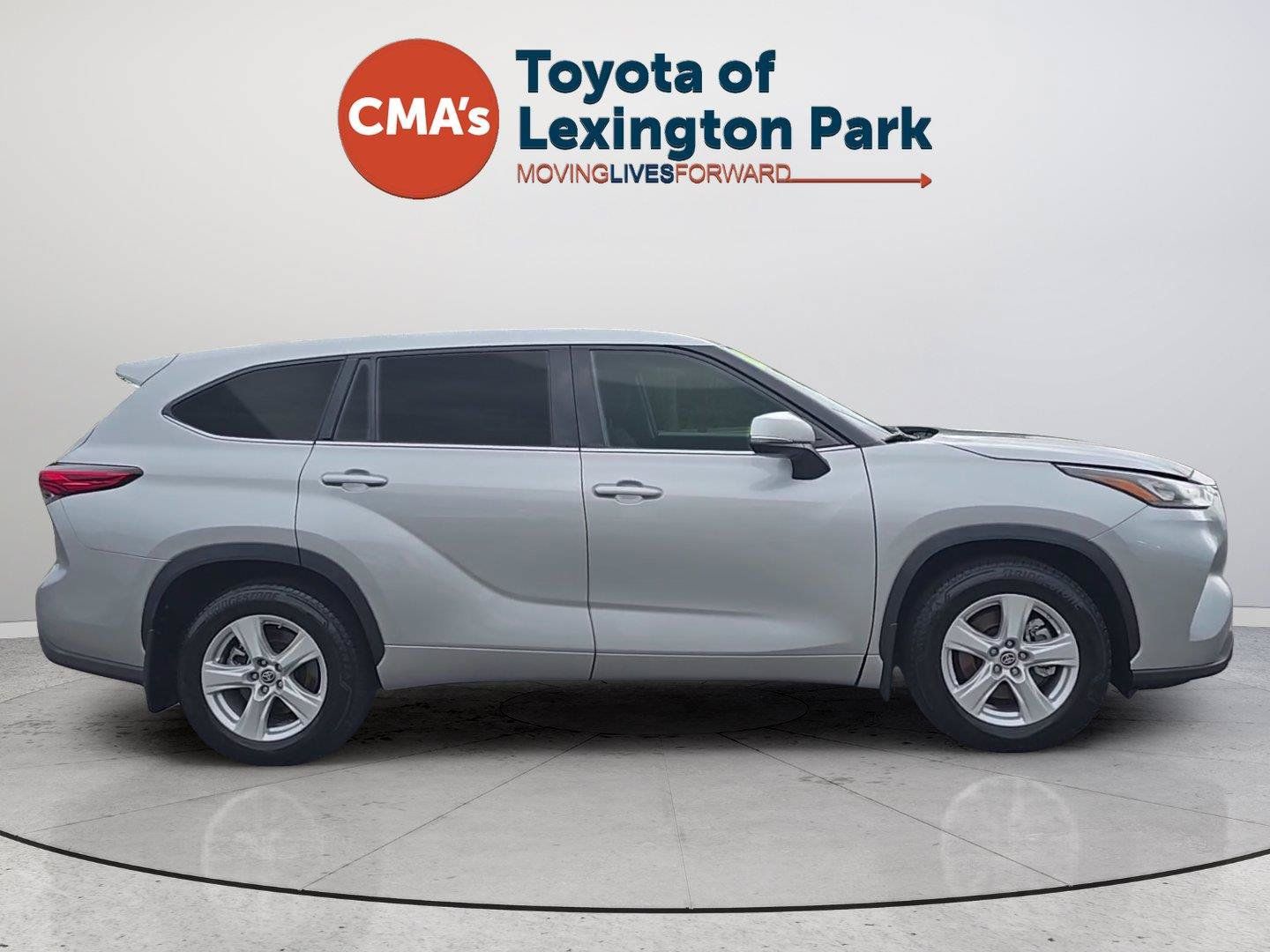 Used 2020 Toyota Highlander LE AWD/4WD image 6