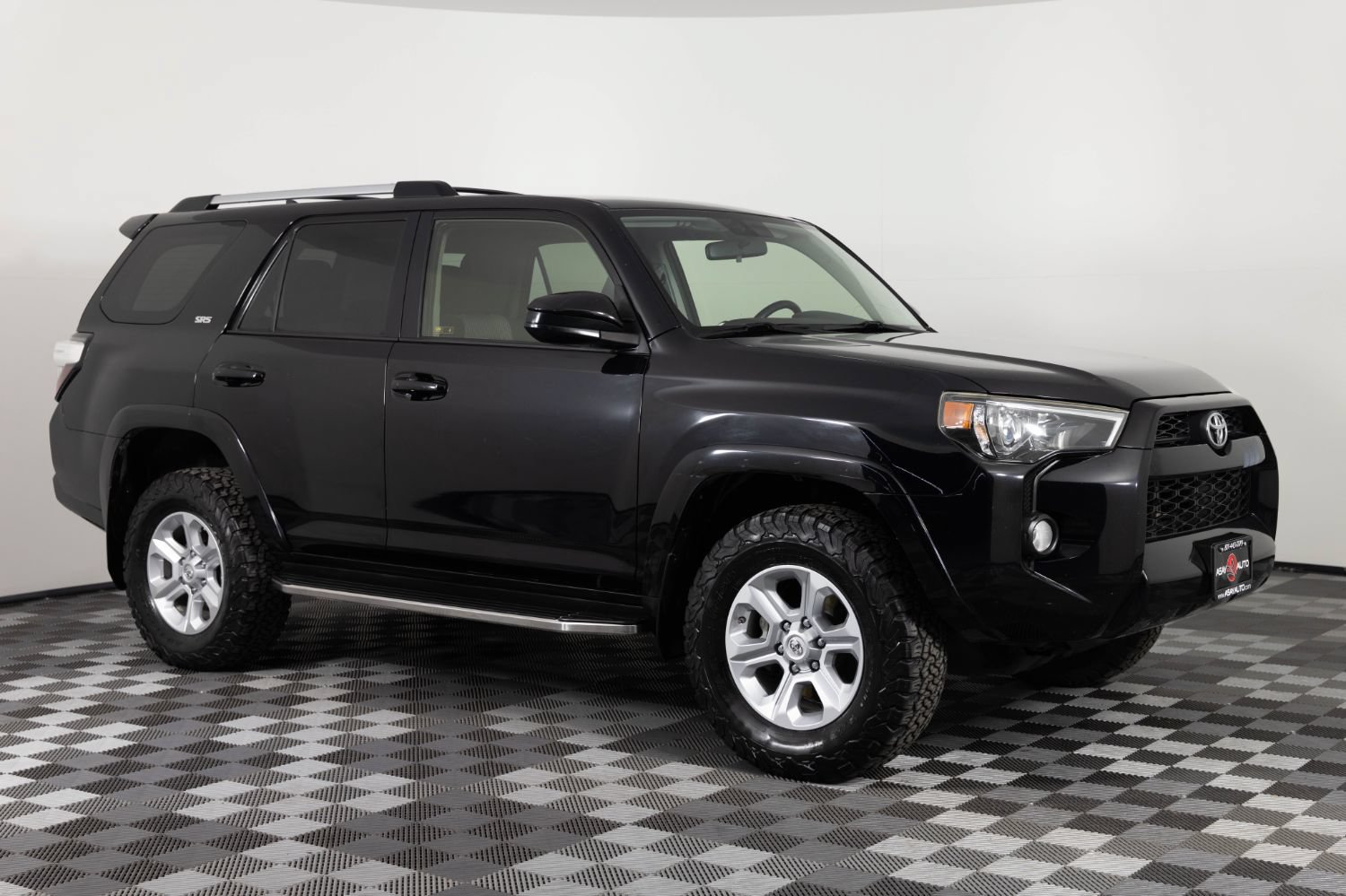 Used 2019 Toyota 4Runner SR5 AWD/4WD image 10
