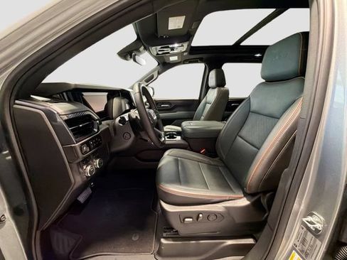Certified 2025 GMC Yukon XL AT4 w/ AT4 Premium Package AWD/4WD image 19