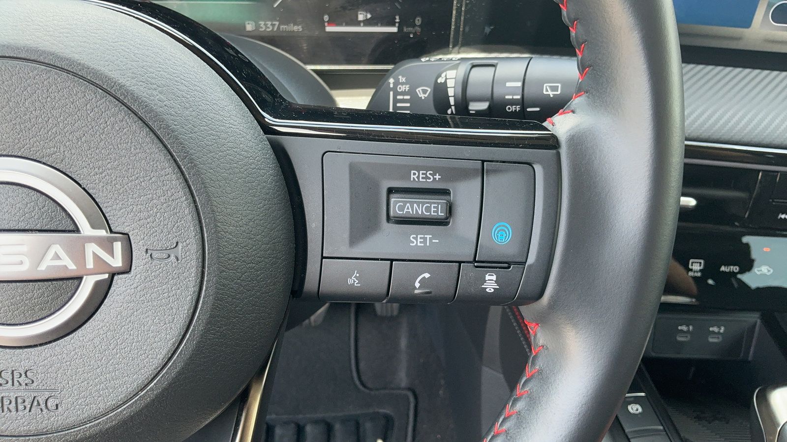 Certified 2025 Nissan Kicks SR FWD image 20
