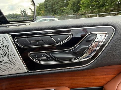 Used 2019 Lincoln Navigator L Reserve w/ Cargo Package AWD/4WD image 16