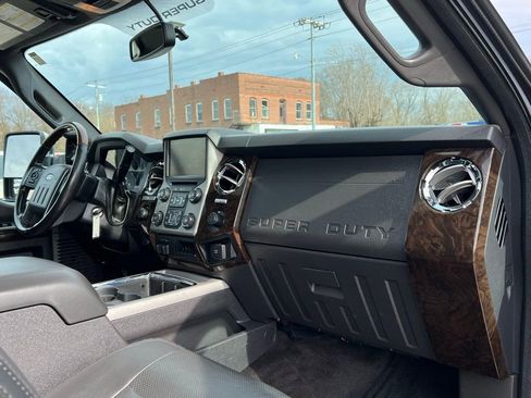 Used 2013 Ford F250 Platinum image 21