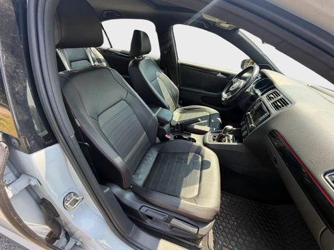 Used 2017 Volkswagen Jetta GLI FWD image 16