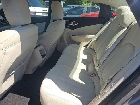 Used 2016 Chrysler 200 Limited FWD image 17