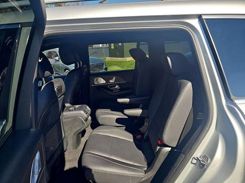 Used 2020 Mercedes-Benz GLS 450 4MATIC image 33