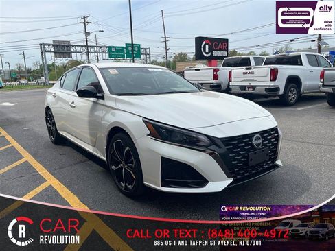 Used 2025 Nissan Altima 2.5 SR FWD image 1