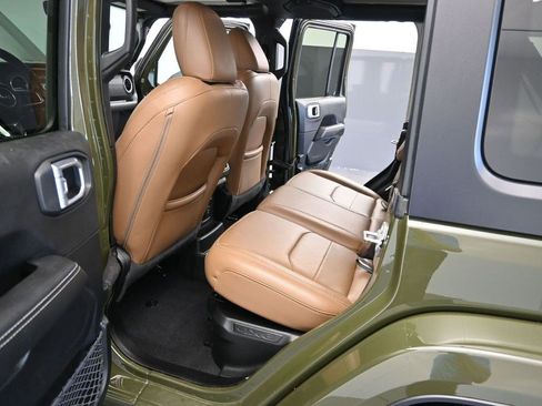 Used 2023 Jeep Wrangler Unlimited Sahara w/ Cold Weather Group AWD/4WD image 10