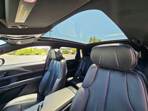 Used 2024 Cadillac Lyriq Luxury RWD image 37