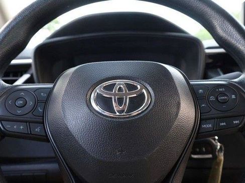Used 2025 Toyota Corolla LE FWD image 9