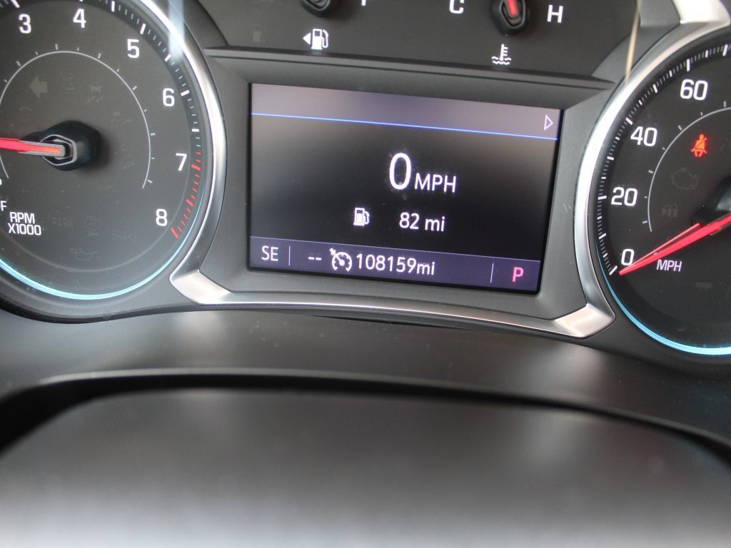 Used 2022 Chevrolet Traverse LT FWD image 17