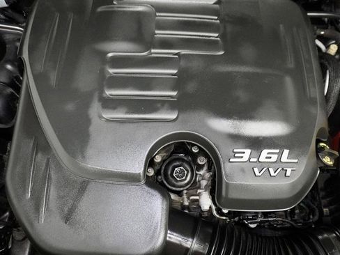 Used 2014 Chrysler 300 S image 39