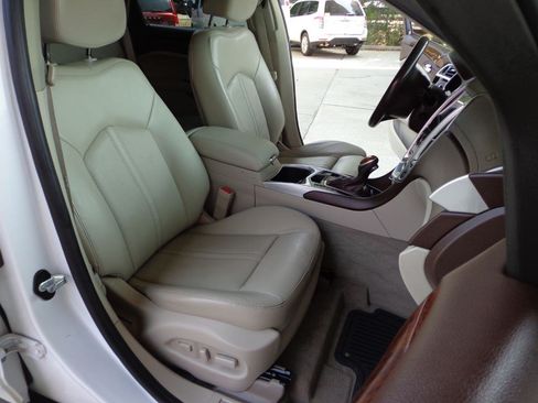 Used 2016 Cadillac SRX Performance w/ Driver Awareness Package AWD/4WD image 13