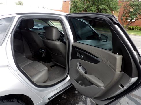 Used 2017 Chevrolet Impala LT image 18