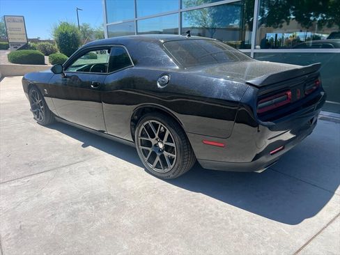 Used 2016 Dodge Challenger R/T Scat Pack w/ Leather Interior Group RWD image 4