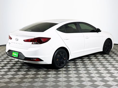 Used 2019 Hyundai Elantra SE FWD image 8