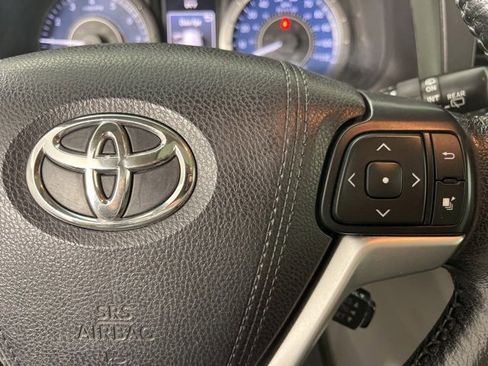 Used 2016 Toyota Sienna XLE image 10