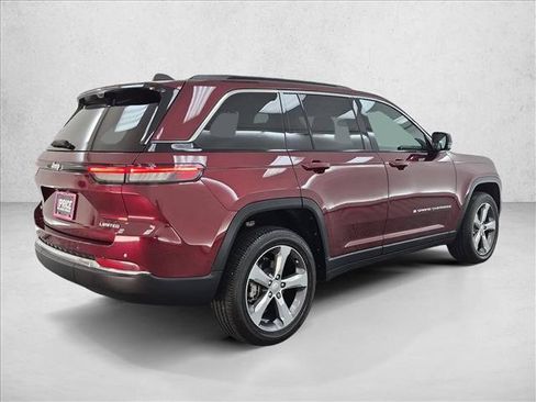 Used 2024 Jeep Grand Cherokee Limited w/ Luxury Tech Group II AWD/4WD image 5