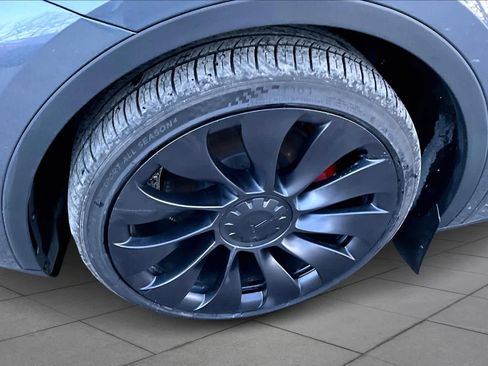 Used 2023 Tesla Model Y Performance image 10