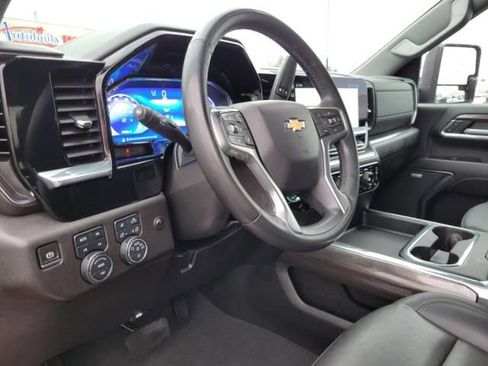 Used 2024 Chevrolet Silverado 2500 LTZ w/ LTZ Plus Package image 28