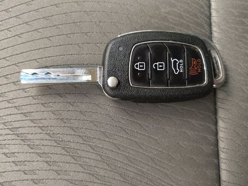 Used 2017 Hyundai Santa Fe Sport image 32