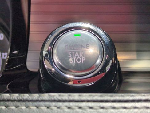 Certified 2022 Lincoln Corsair Standard w/ Equipment Group 101A image 21