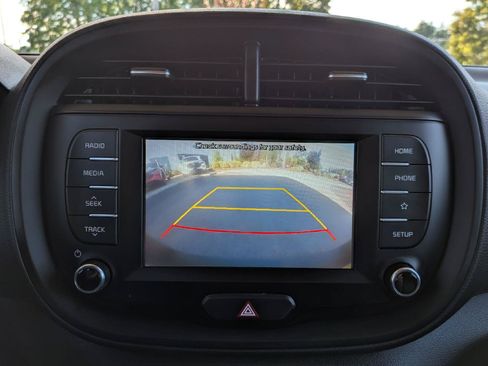 Used 2020 Kia Soul LX FWD image 17